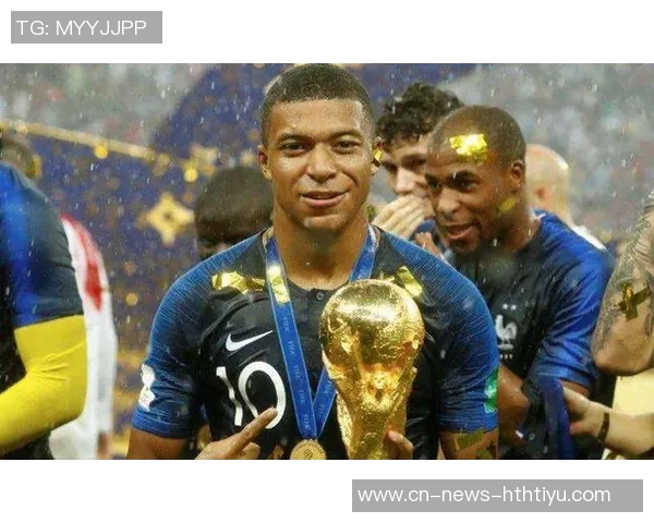 维尼修斯绯闻女友现身伯纳乌26岁三孩妈引发热议